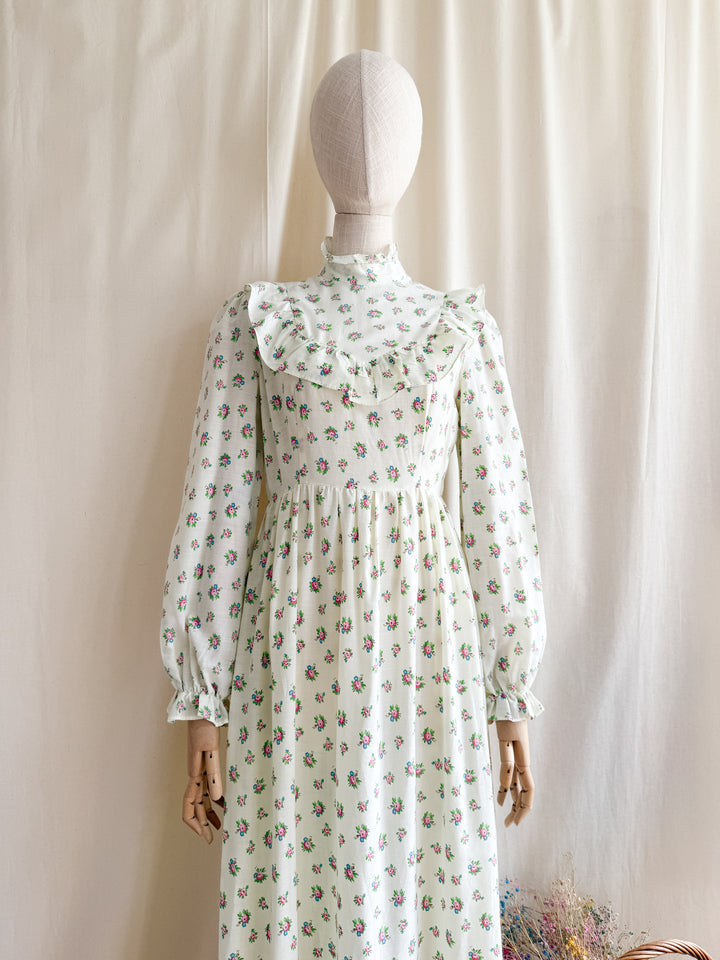 Gorgeous White Floral Cotton 70s Prairie Maxi Dress