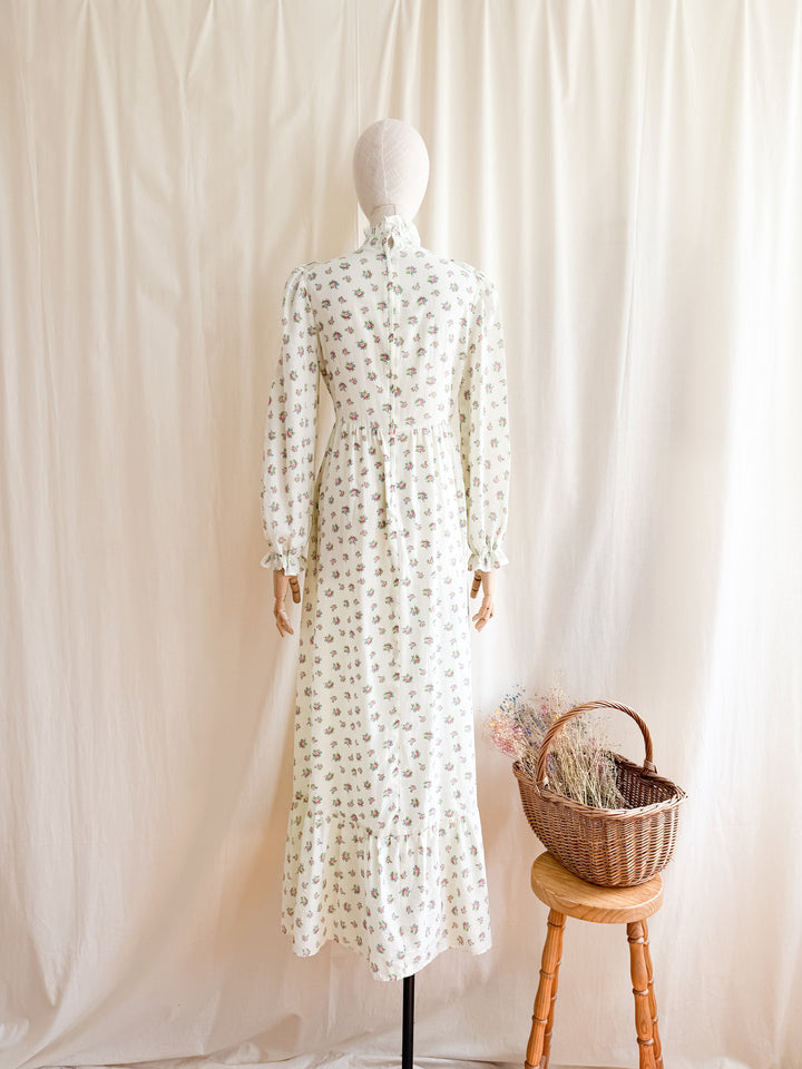 Gorgeous White Floral Cotton 70s Prairie Maxi Dress