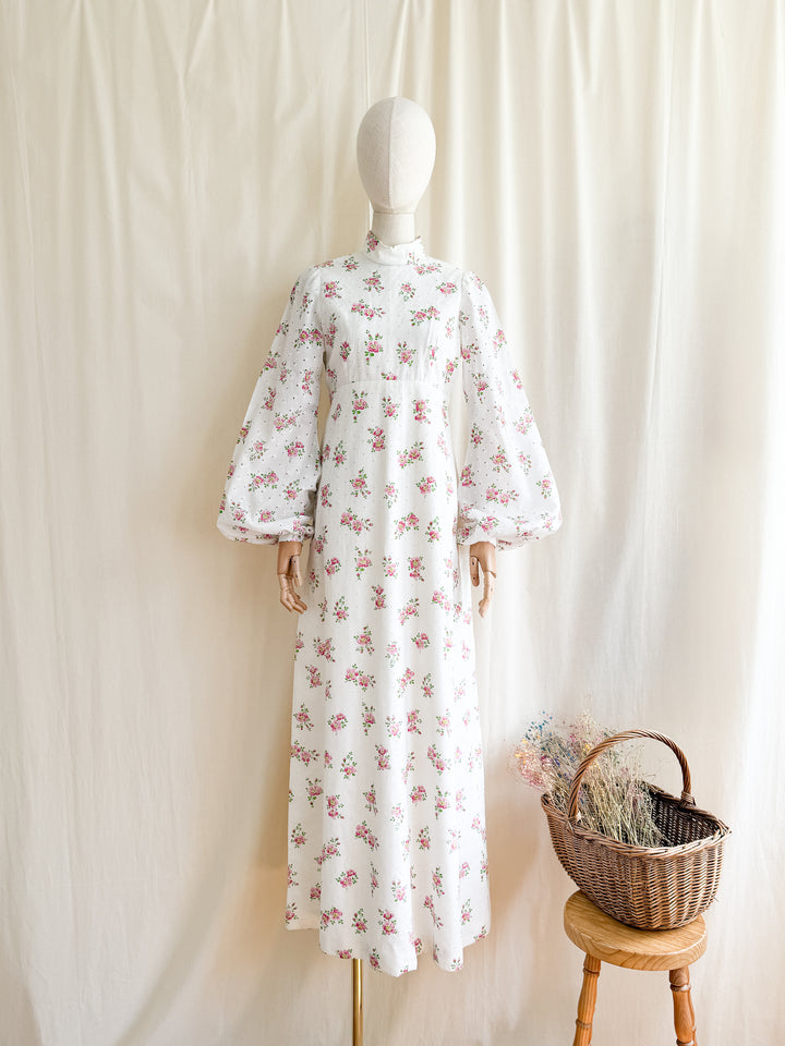 Stunning Broderie Anglaise Floral 70s Cotton Dream Dress