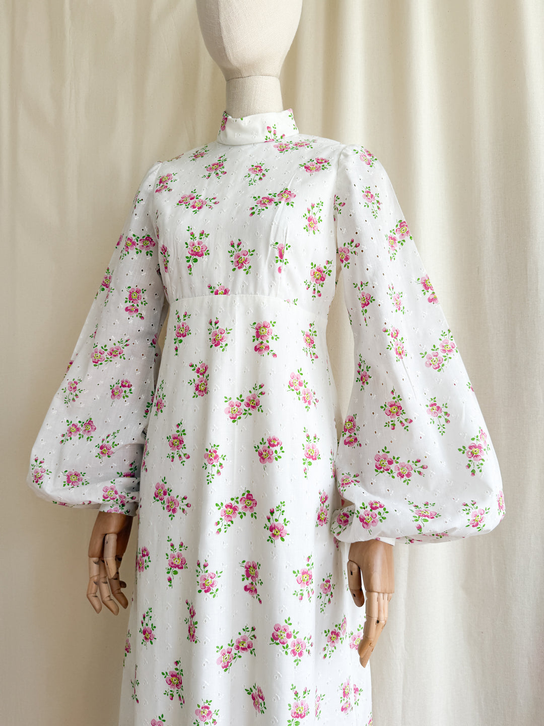 Stunning Broderie Anglaise Floral 70s Cotton Dream Dress