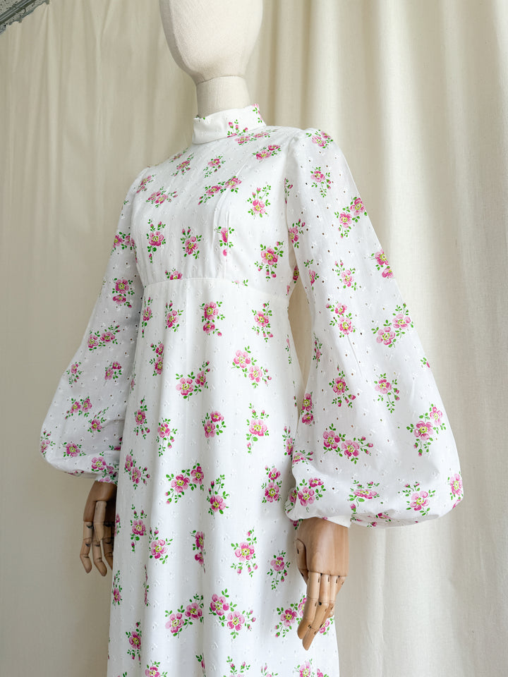 Stunning Broderie Anglaise Floral 70s Cotton Dream Dress