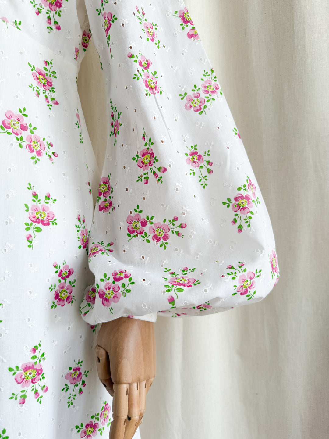 Stunning Broderie Anglaise Floral 70s Cotton Dream Dress