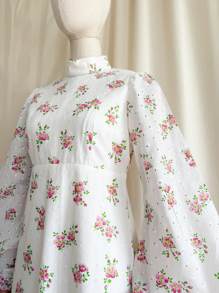 Stunning Broderie Anglaise Floral 70s Cotton Dream Dress