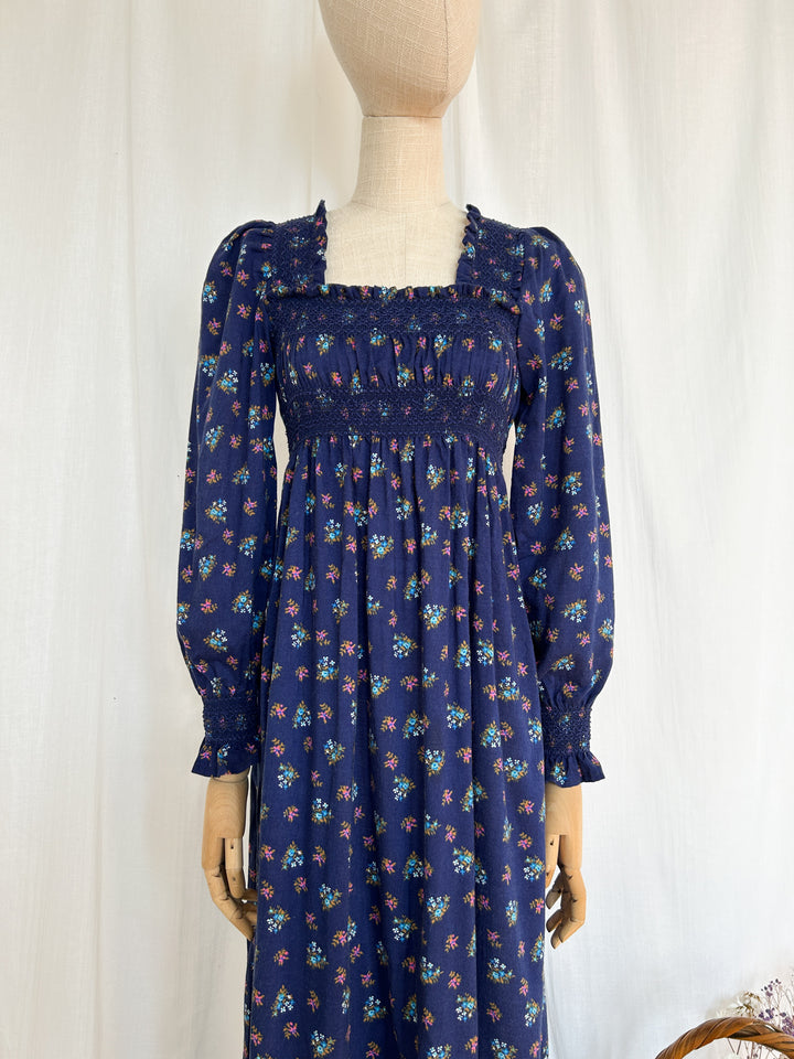 Gorgeous Smocked Bodice Brushed Cotton 70s Floral Prairie Dress