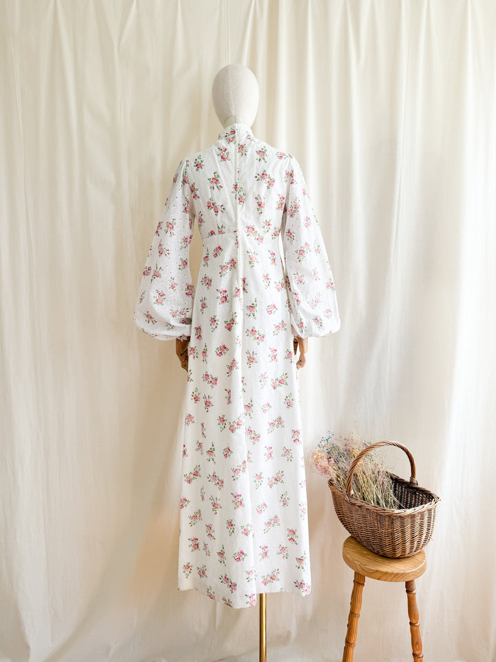 Stunning Broderie Anglaise Floral 70s Cotton Dream Dress