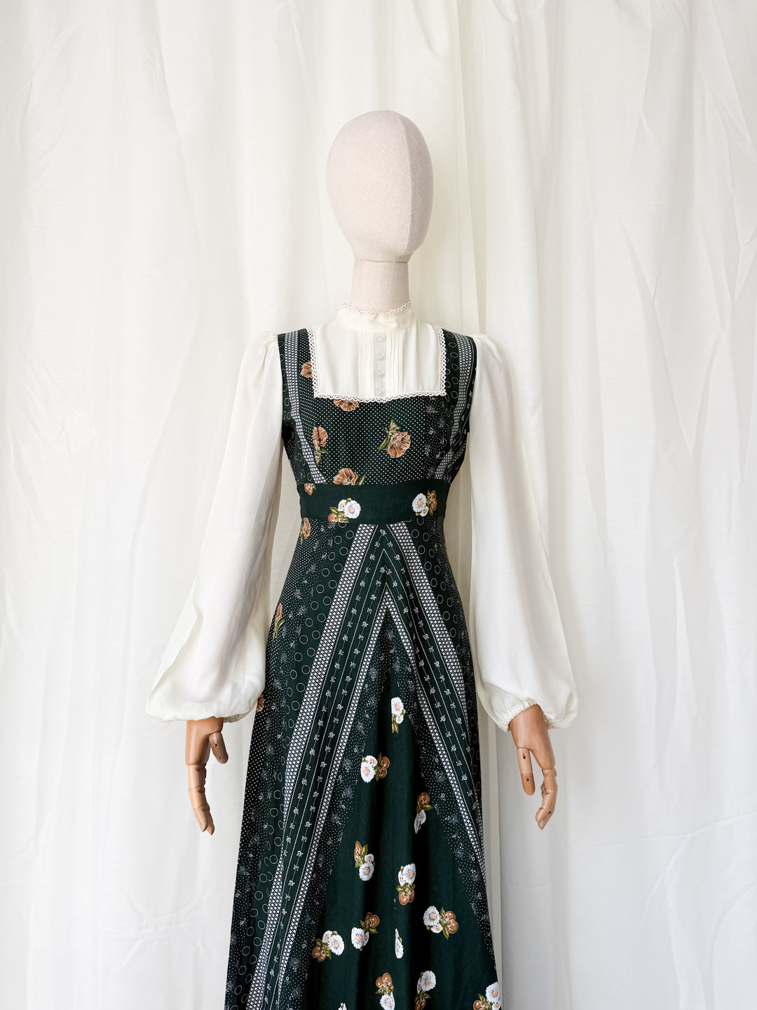 Stunning 1970s Green Floral Cotton Maxi Dress