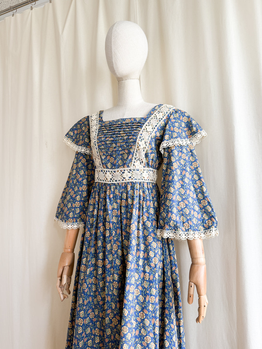 Holy Grail Precious 70s Bohemian Cotton Dream Dress by Travers Tempos