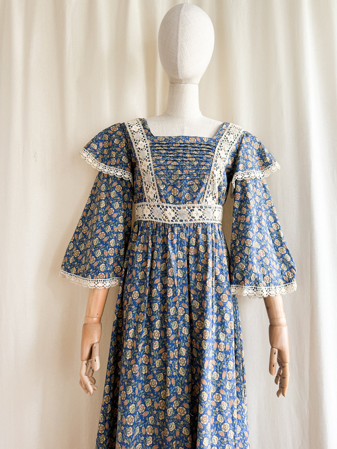 Holy Grail Precious 70s Bohemian Cotton Dream Dress by Travers Tempos