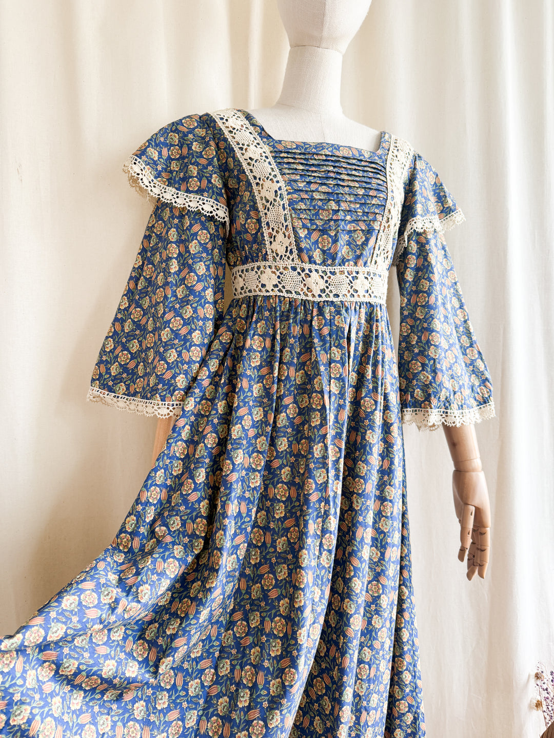 Holy Grail Precious 70s Bohemian Cotton Dream Dress by Travers Tempos