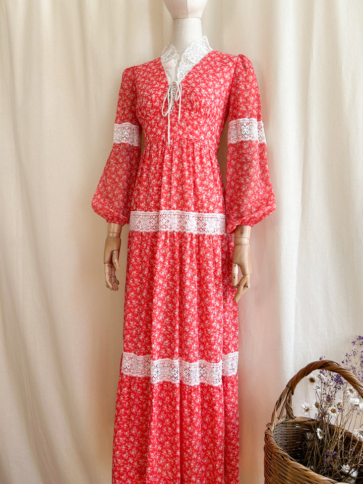 Gorgeous Rare Gunne Sax Style 1970s Red Floral Prairie Dress