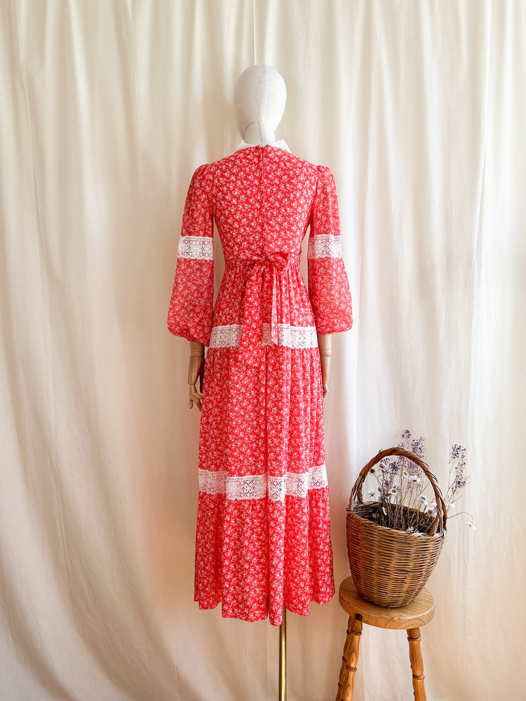 Gorgeous Rare Gunne Sax Style 1970s Red Floral Prairie Dress