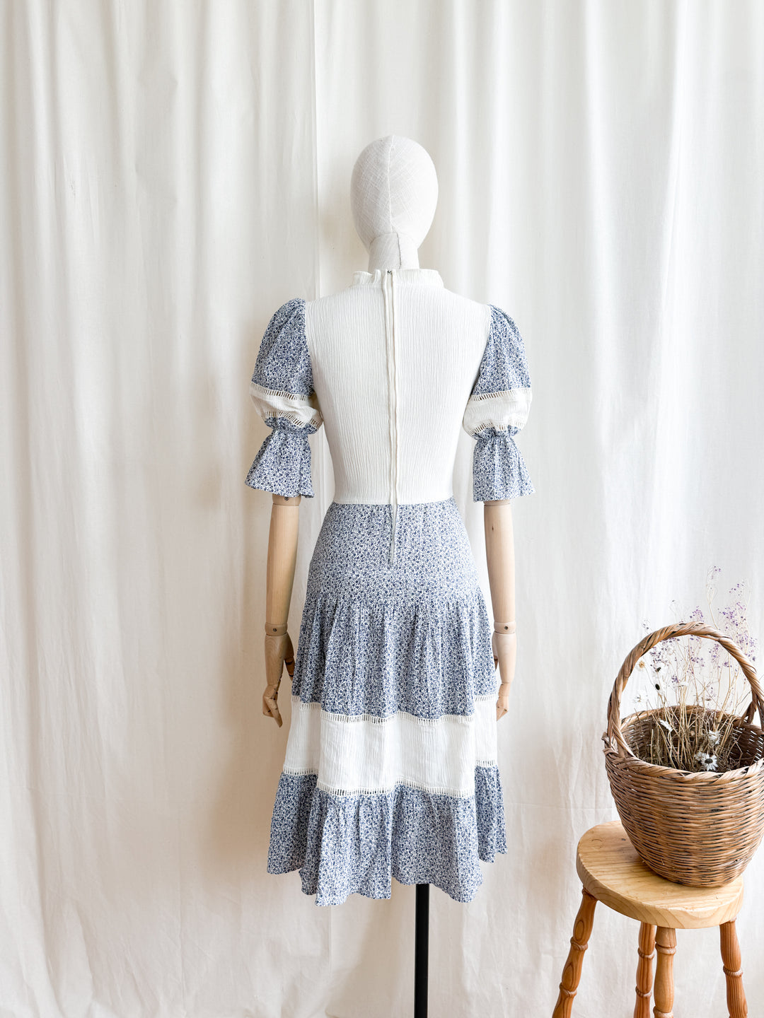 Stunning Rare 70s Cheesecloth Cotton Midi Dress
