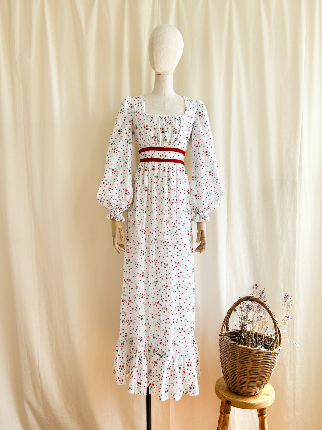 Adorable White Handmade Textured Cotton 70s Prairie Dress