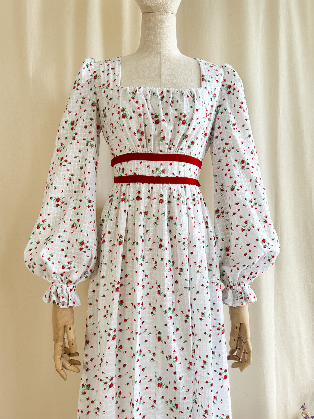 Adorable White Handmade Textured Cotton 70s Prairie Dress