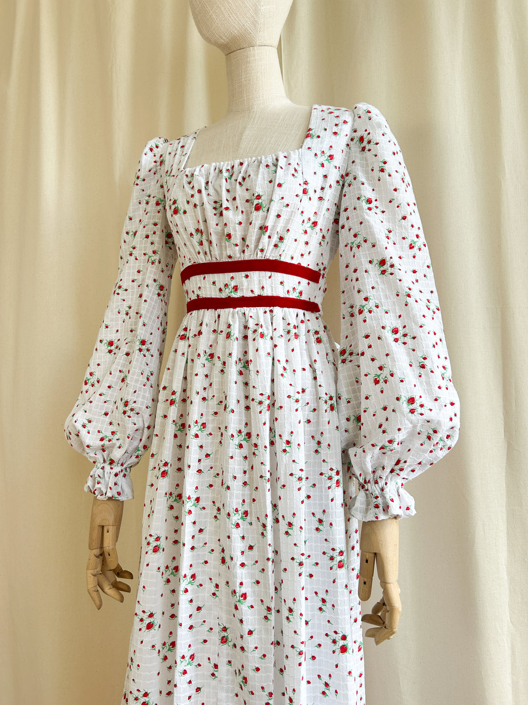 Adorable White Handmade Textured Cotton 70s Prairie Dress