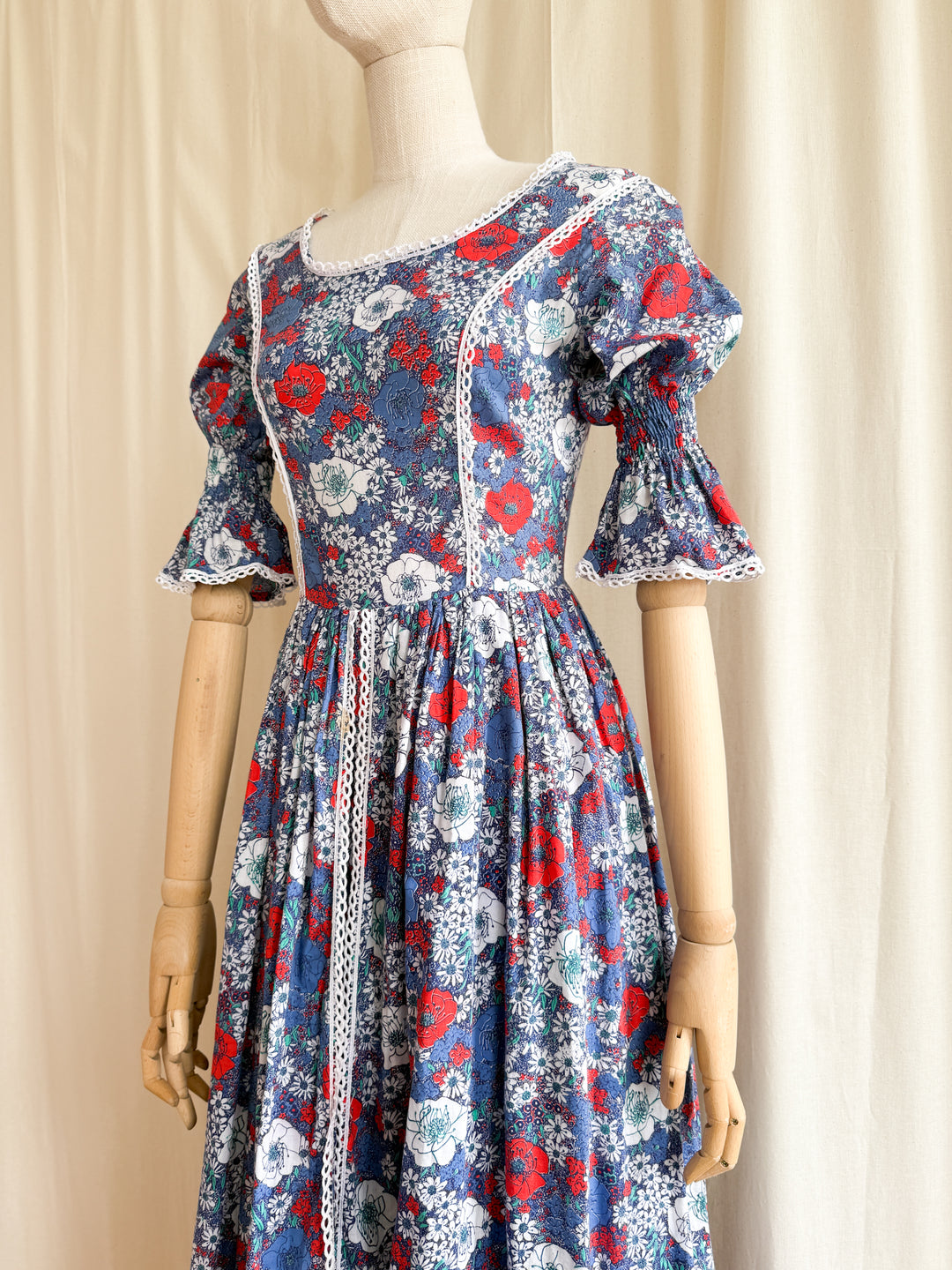 Incredible Rare Precious 1970s Unlabelled Laura Ashley Cotton Maxi Dress
