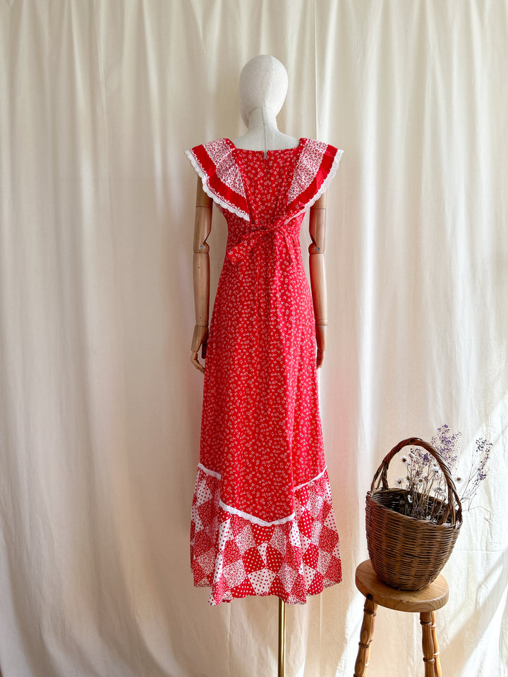 Insane Red Cotton 70s Summers Day Dream Dress