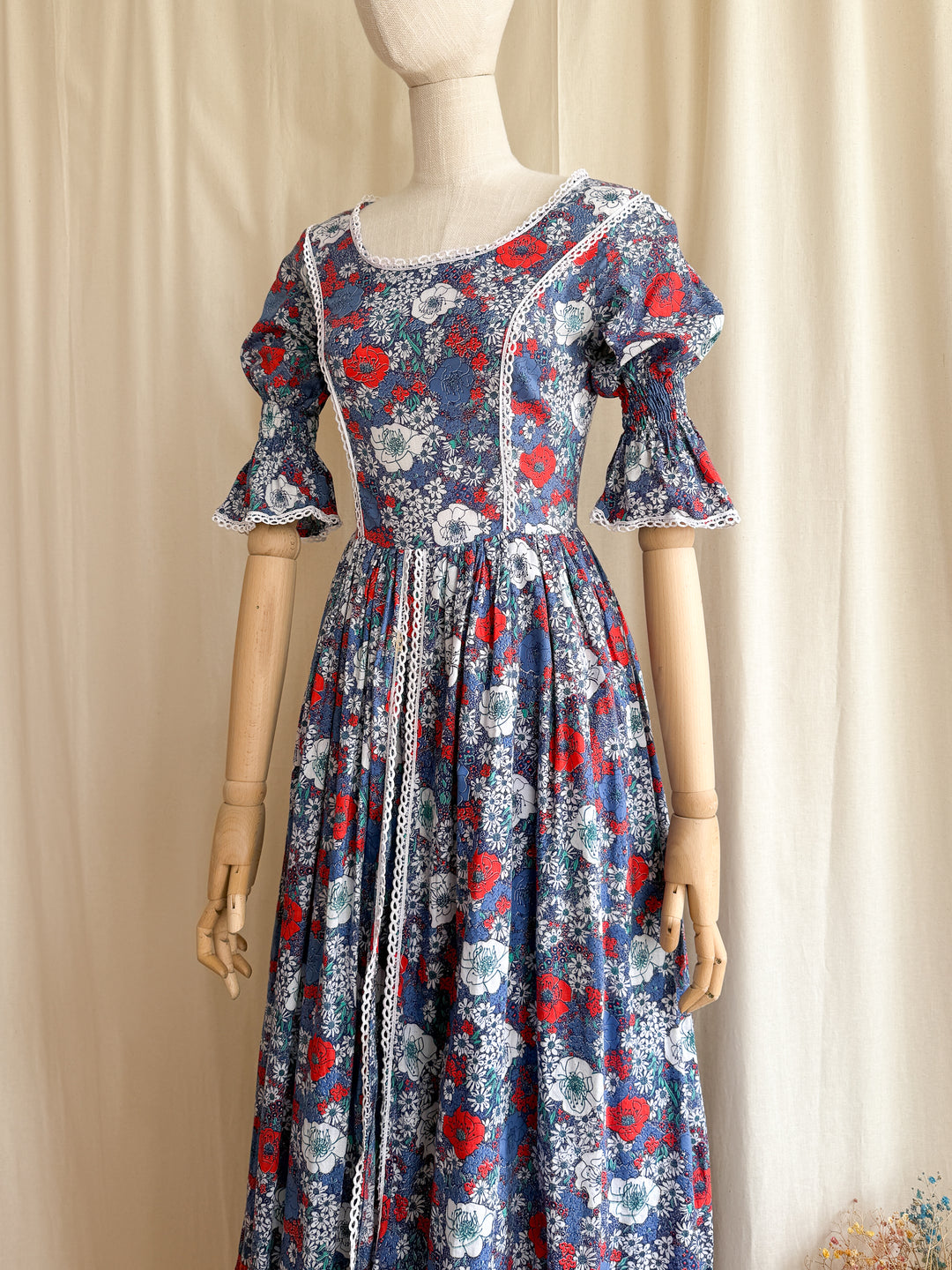 Incredible Rare Precious 1970s Unlabelled Laura Ashley Cotton Maxi Dress