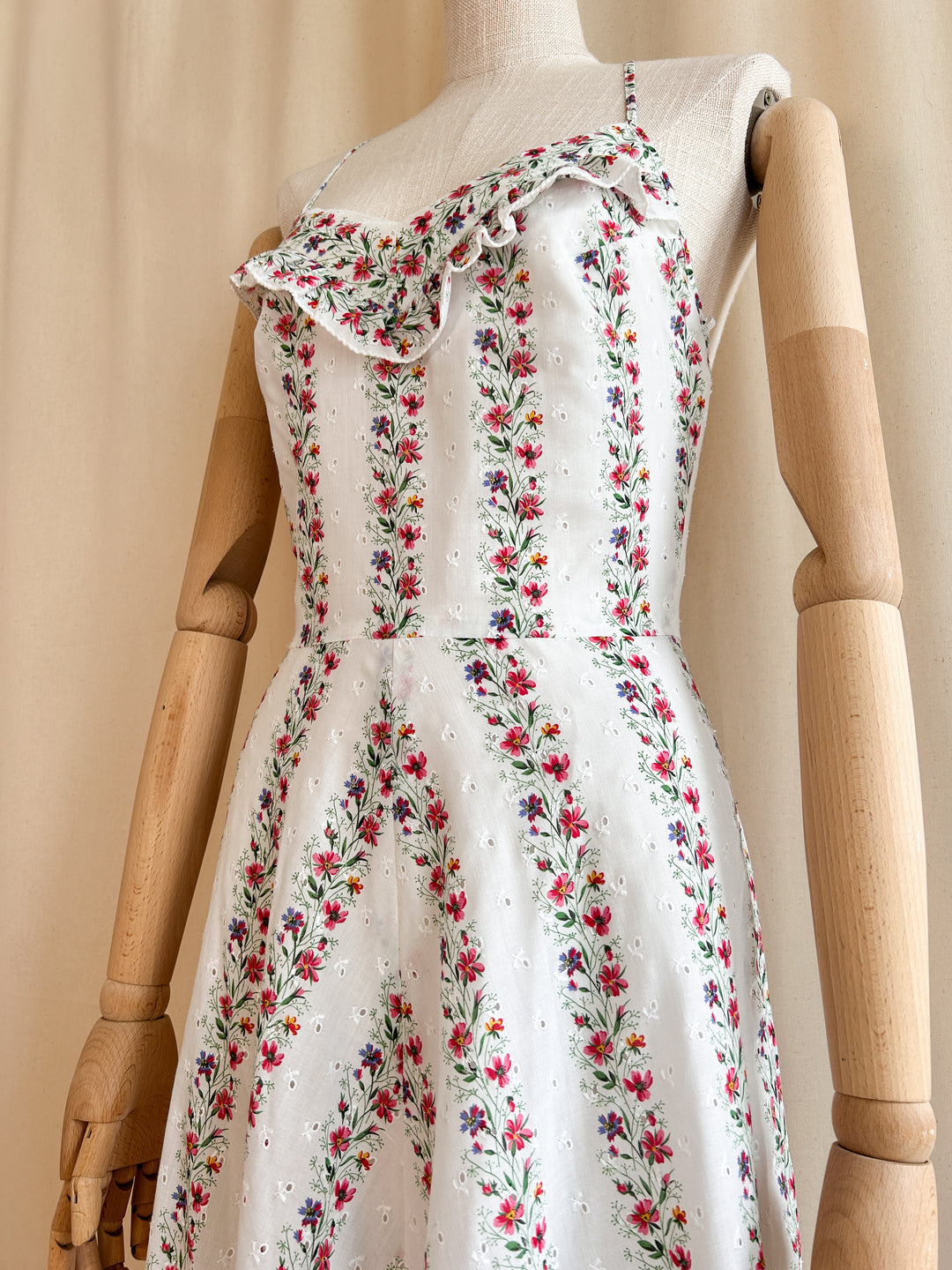 Stunning Rare Floral Broderie Anglaise Crossback 70s Cotton Dream Dress