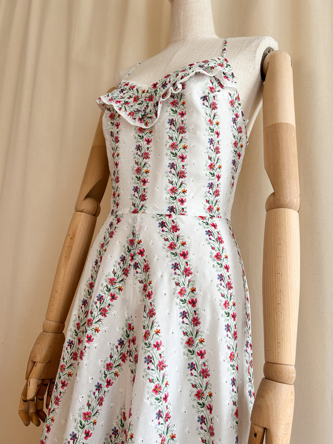 Stunning Rare Floral Broderie Anglaise Crossback 70s Cotton Dream Dress