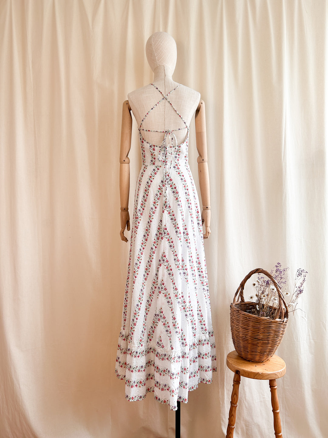 Stunning Rare Floral Broderie Anglaise Crossback 70s Cotton Dream Dress