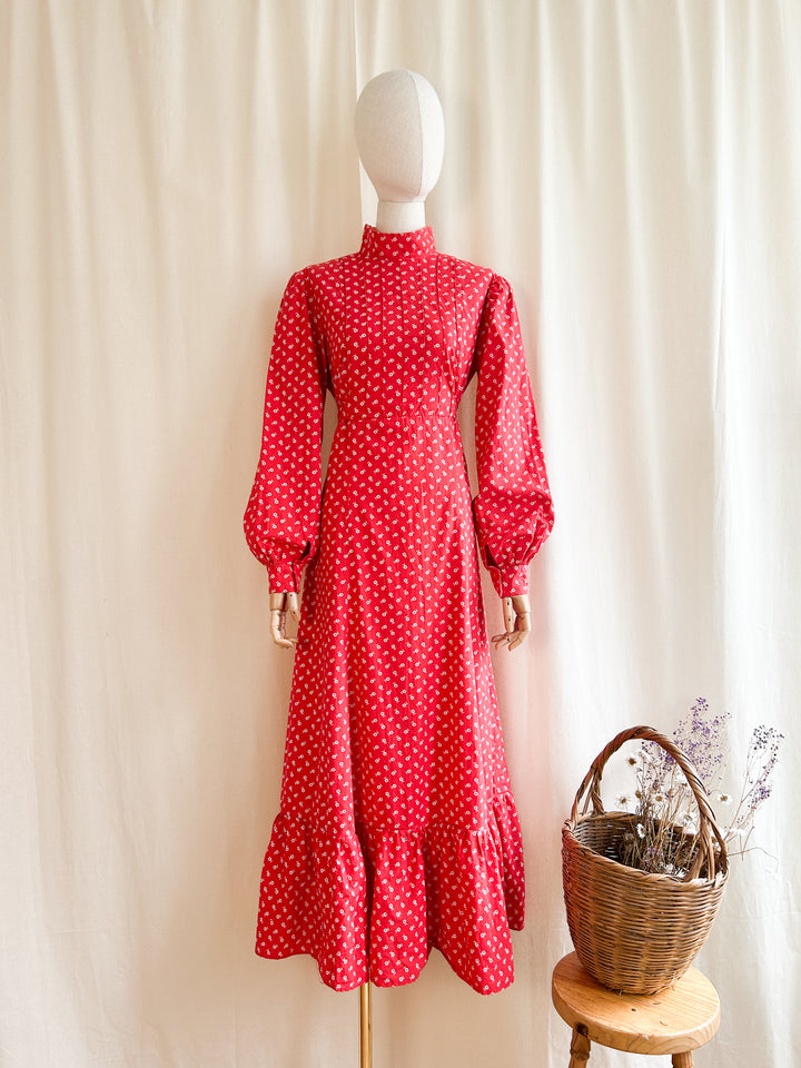 Amazing Cute Red Cotton Floral 70s Prairie Dress