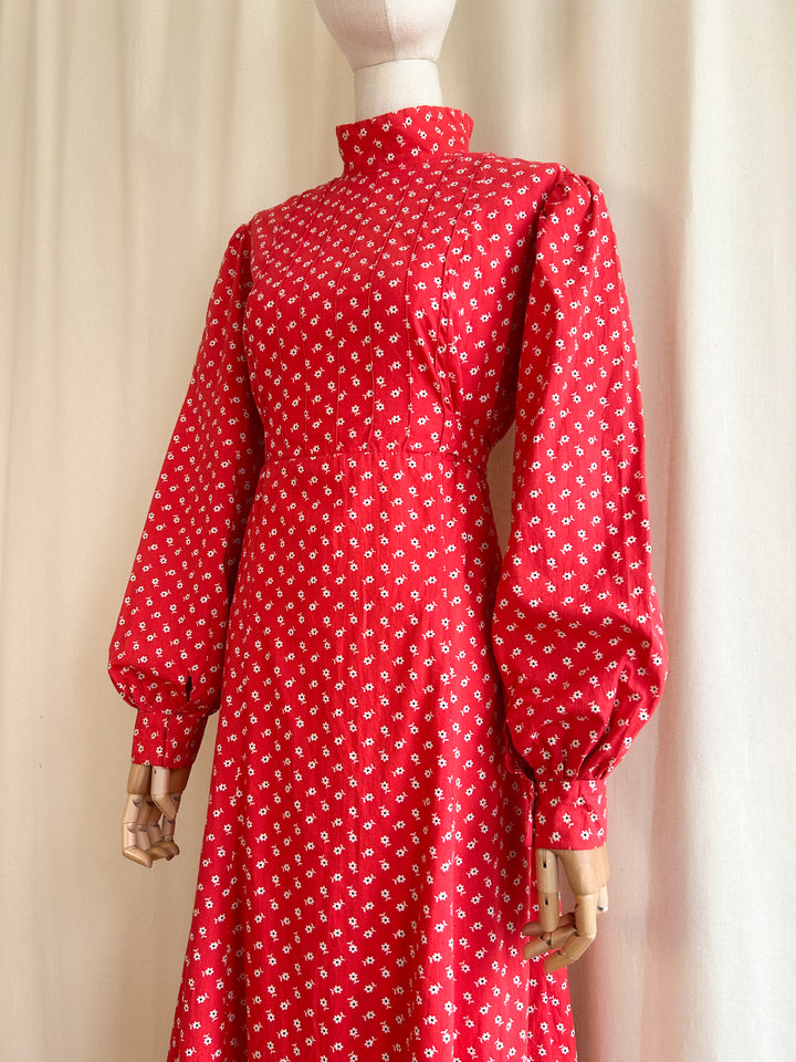 Amazing Cute Red Cotton Floral 70s Prairie Dress