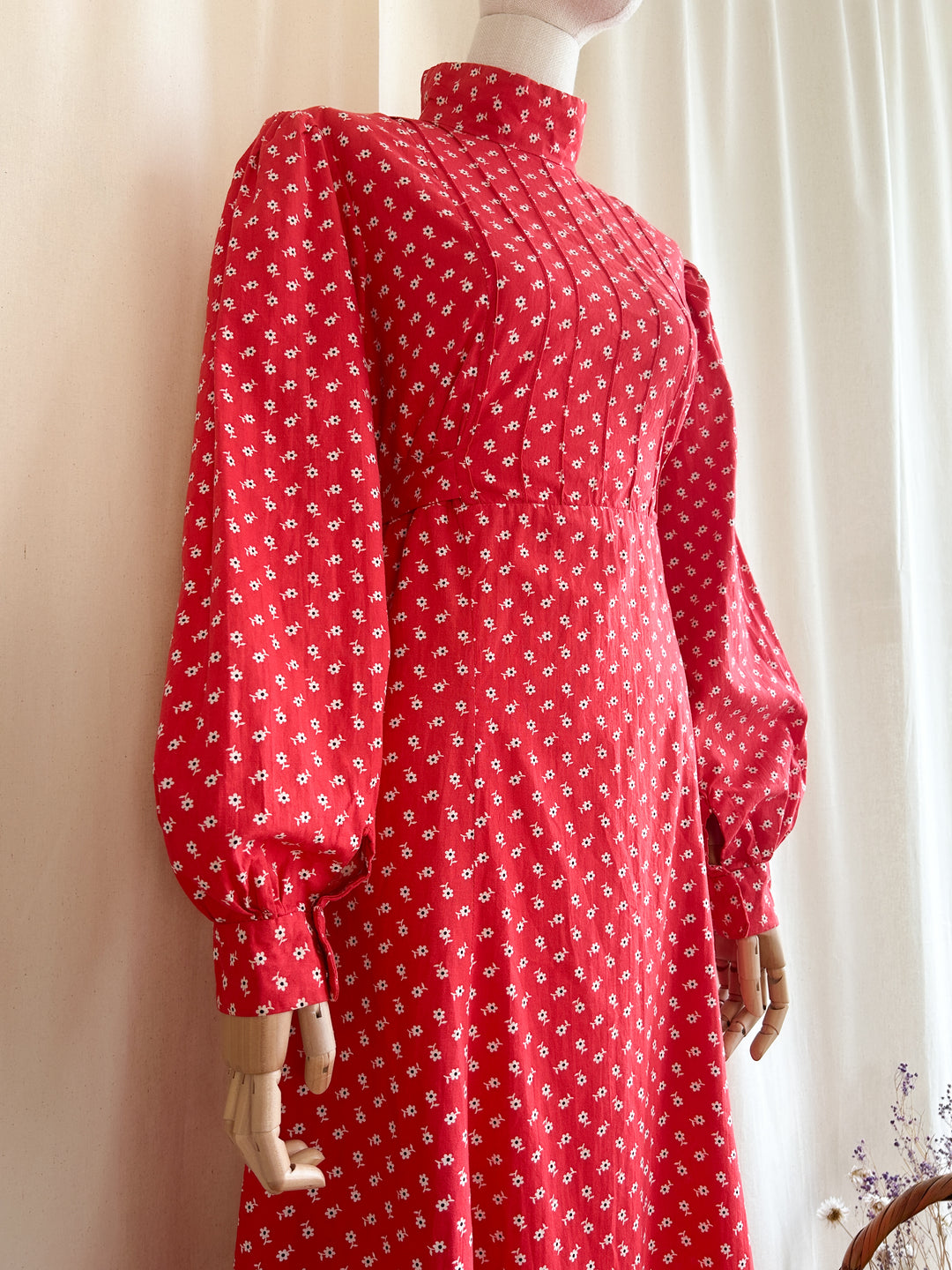 Amazing Cute Red Cotton Floral 70s Prairie Dress