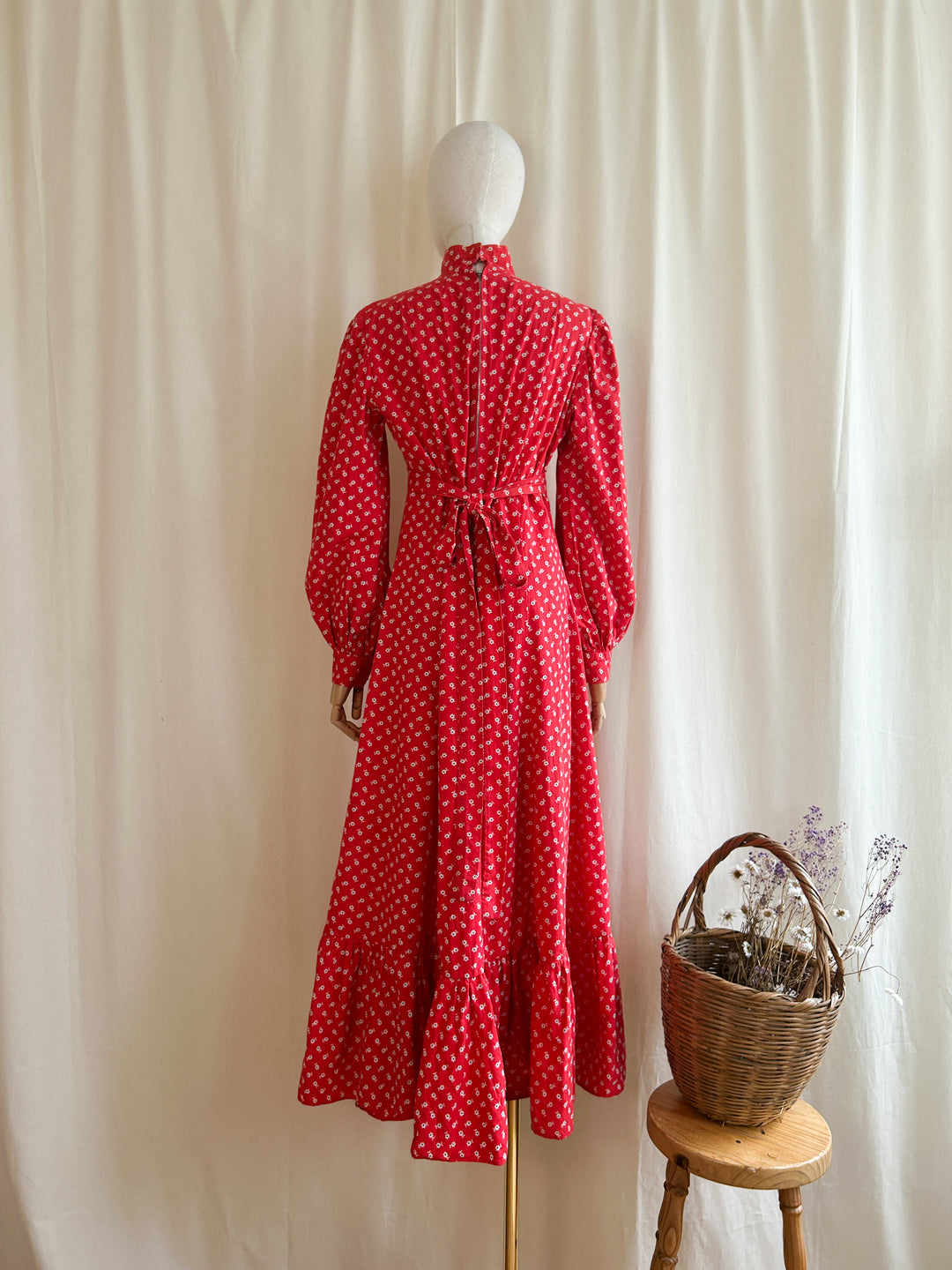 Amazing Cute Red Cotton Floral 70s Prairie Dress