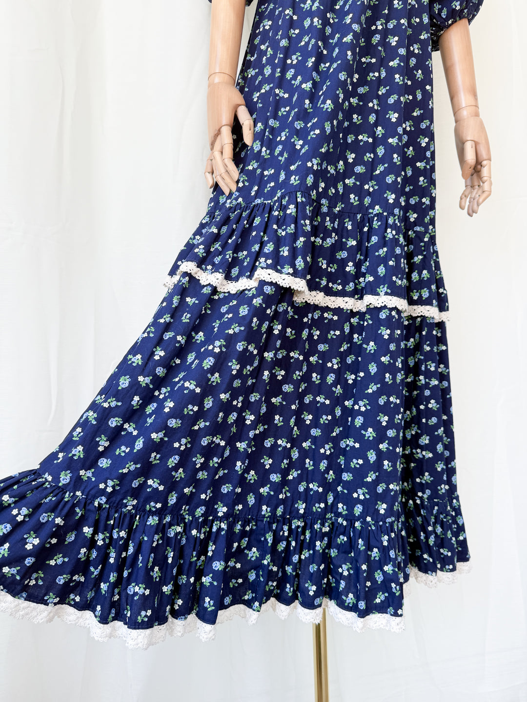 Beyond Beautiful Precious Rare 1970s Monet London Cotton Maxi Dress