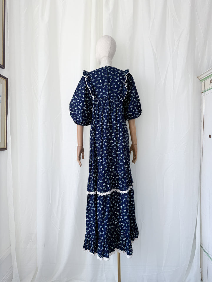 Beyond Beautiful Precious Rare 1970s Monet London Cotton Maxi Dress