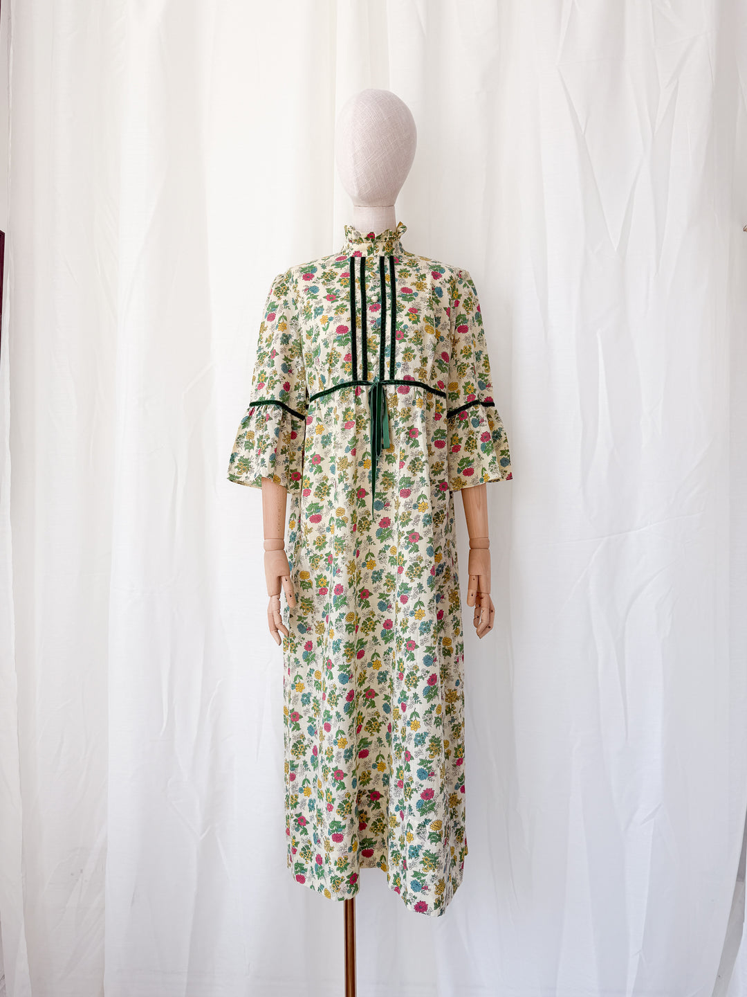 Adorable 1970s Frill Collar Floral Cotton Maxi Dress