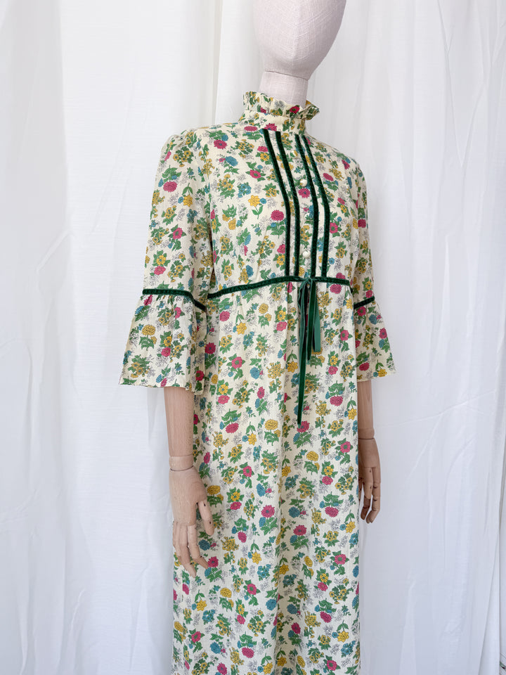 Adorable 1970s Frill Collar Floral Cotton Maxi Dress