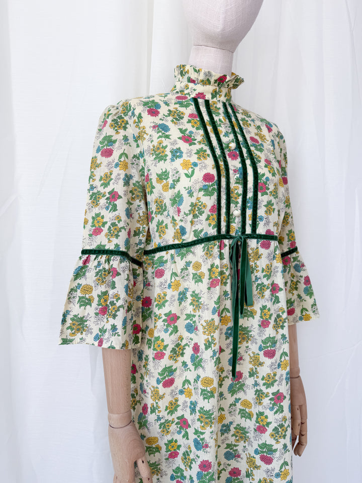 Adorable 1970s Frill Collar Floral Cotton Maxi Dress