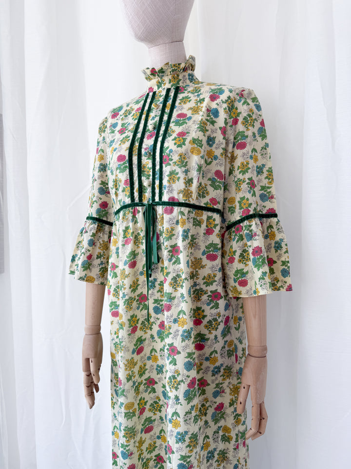 Adorable 1970s Frill Collar Floral Cotton Maxi Dress