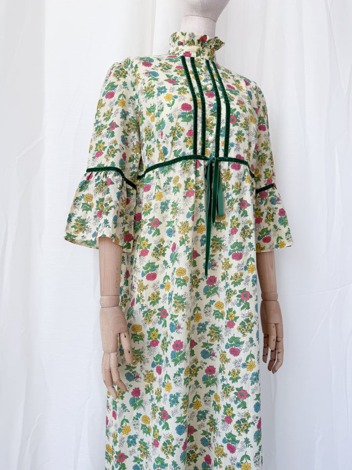 Adorable 1970s Frill Collar Floral Cotton Maxi Dress