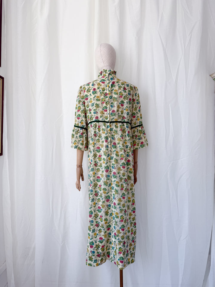 Adorable 1970s Frill Collar Floral Cotton Maxi Dress