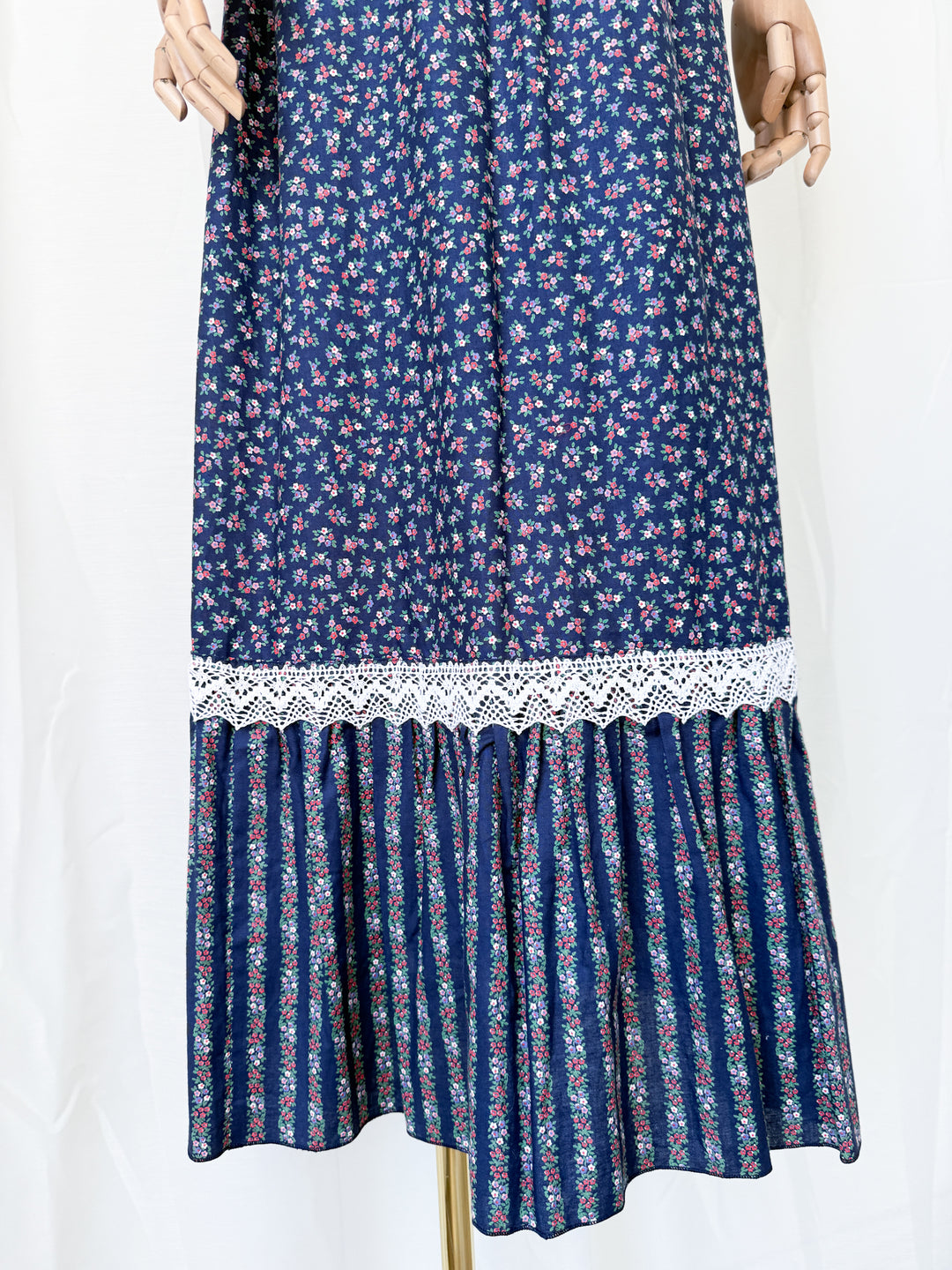 Beaut 1970s Lace Trimmed Floral Cotton Maxi Dress