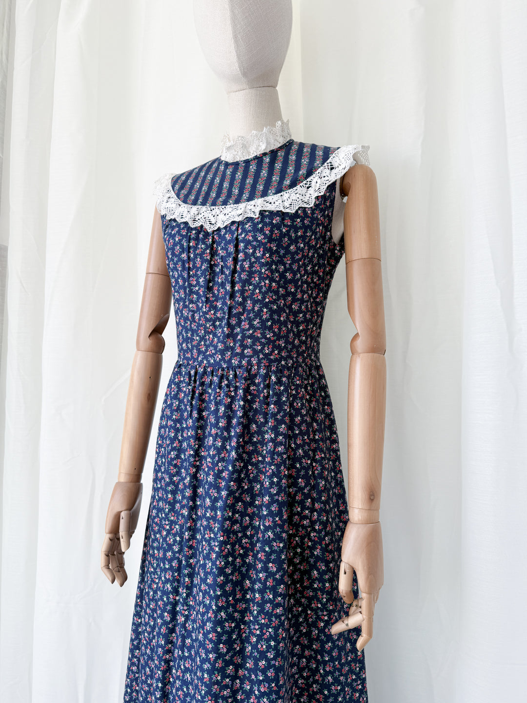Beaut 1970s Lace Trimmed Floral Cotton Maxi Dress