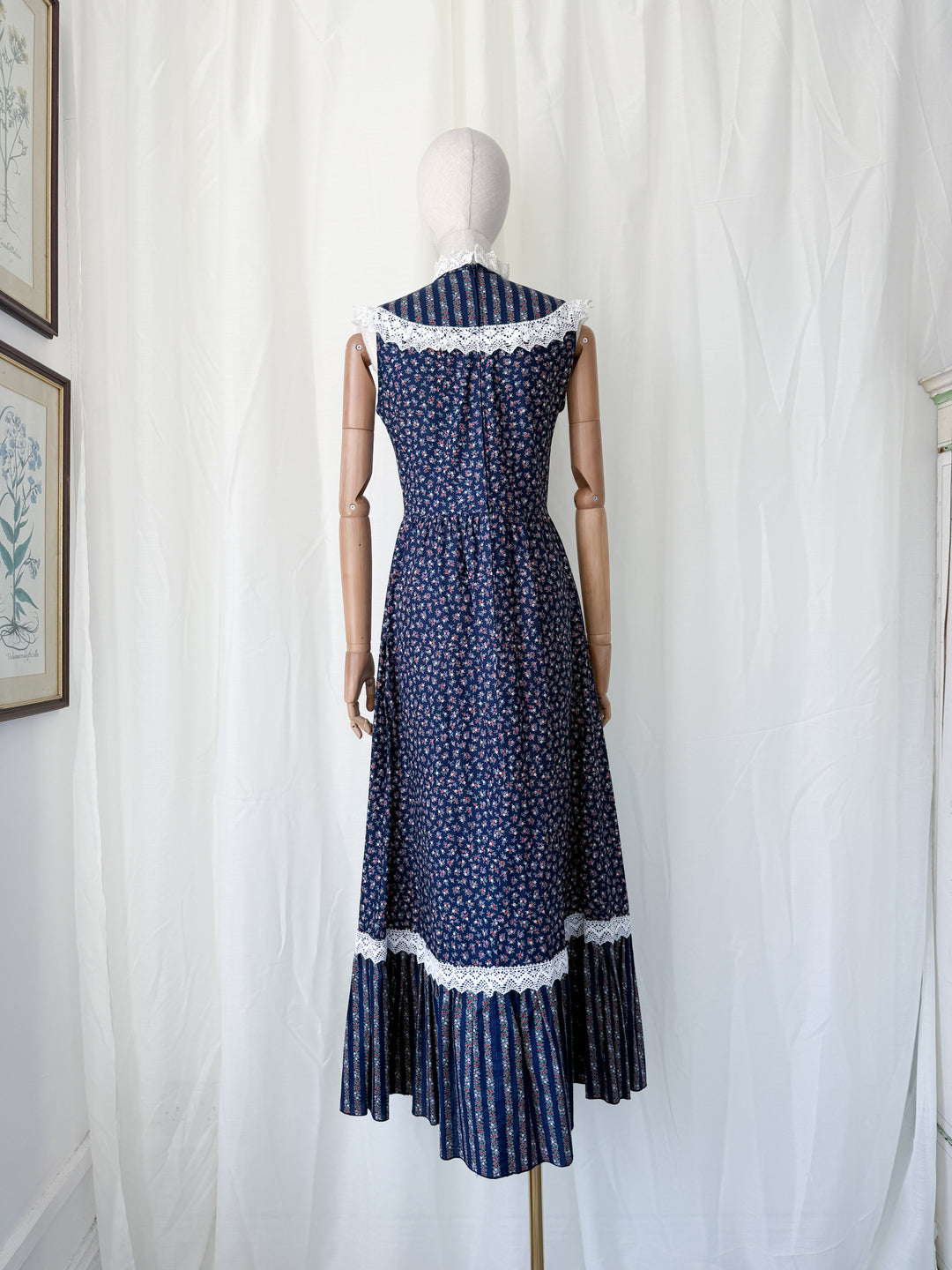 Beaut 1970s Lace Trimmed Floral Cotton Maxi Dress