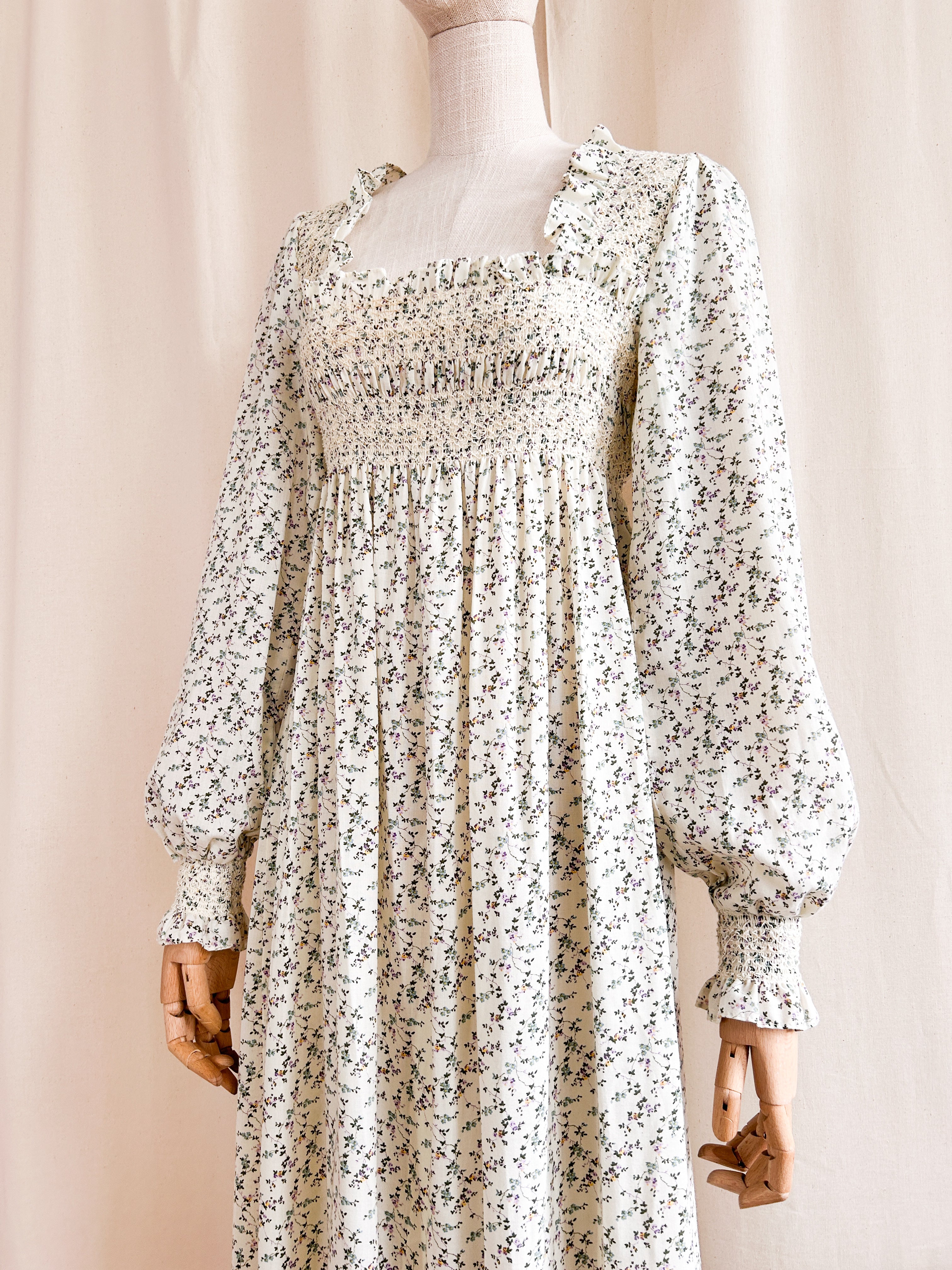 Bennett ~ Stunning rare 1970s ditsy floral smocked cotton prairie