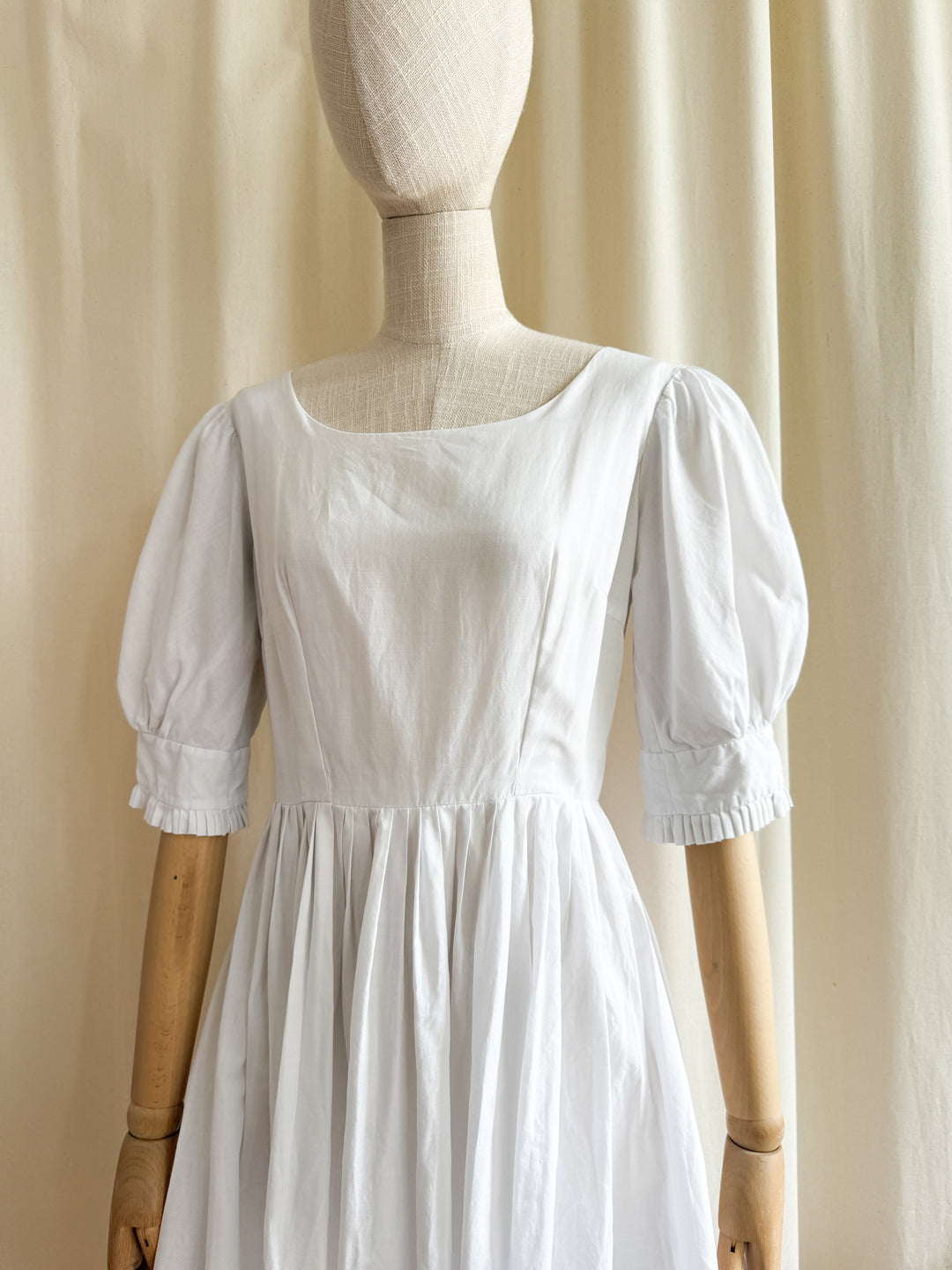 Sweet 70s White Cotton Midi Dress