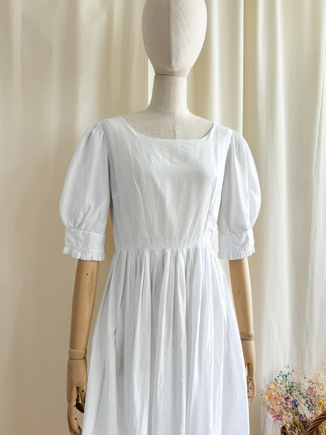 Sweet 70s White Cotton Midi Dress