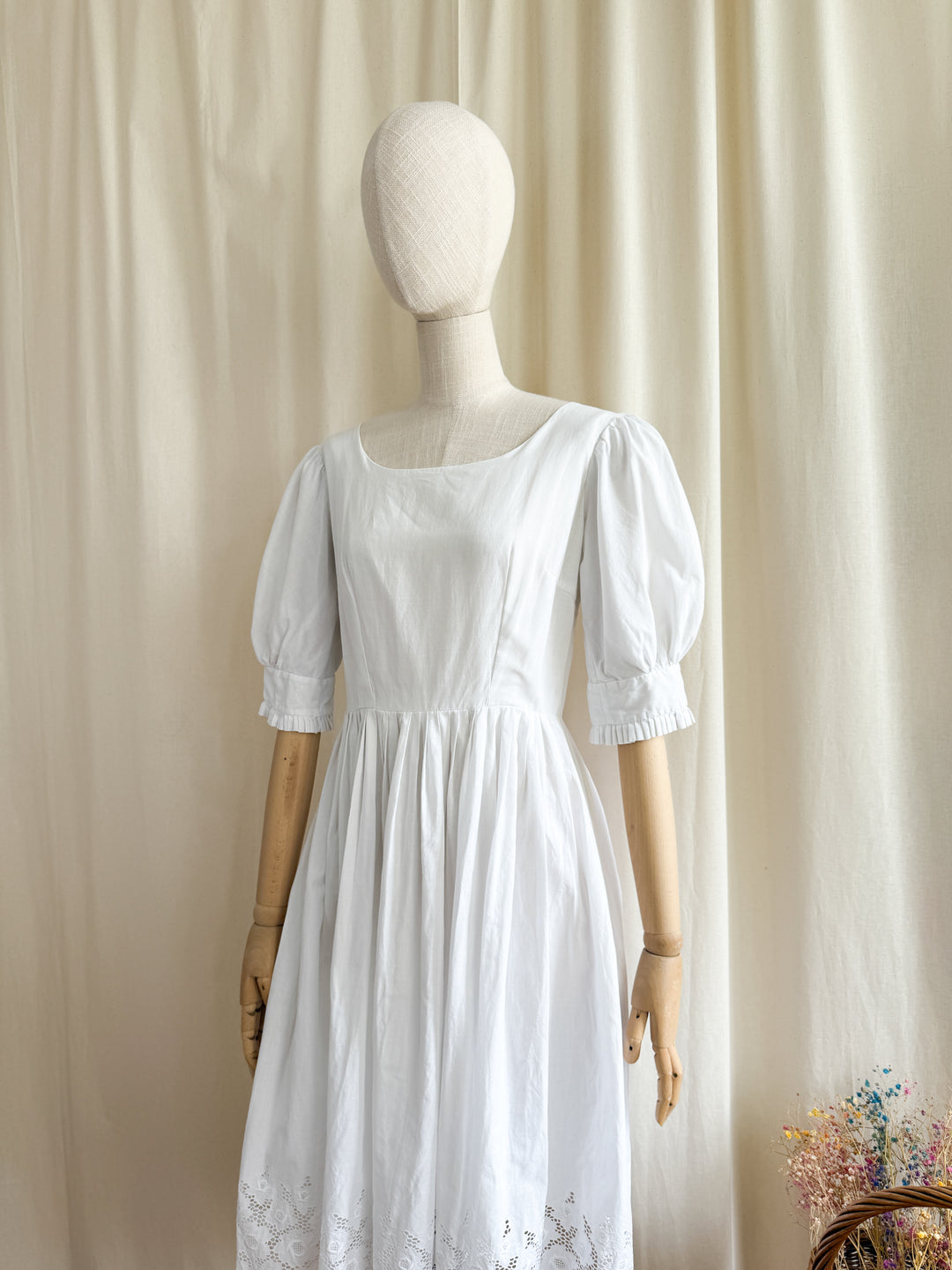 Sweet 70s White Cotton Midi Dress