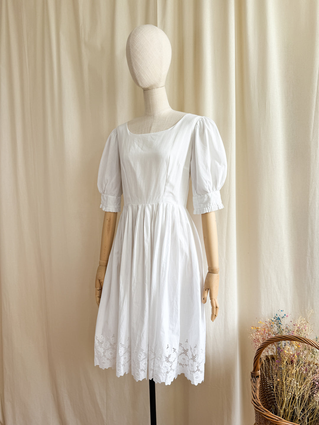 Sweet 70s White Cotton Midi Dress