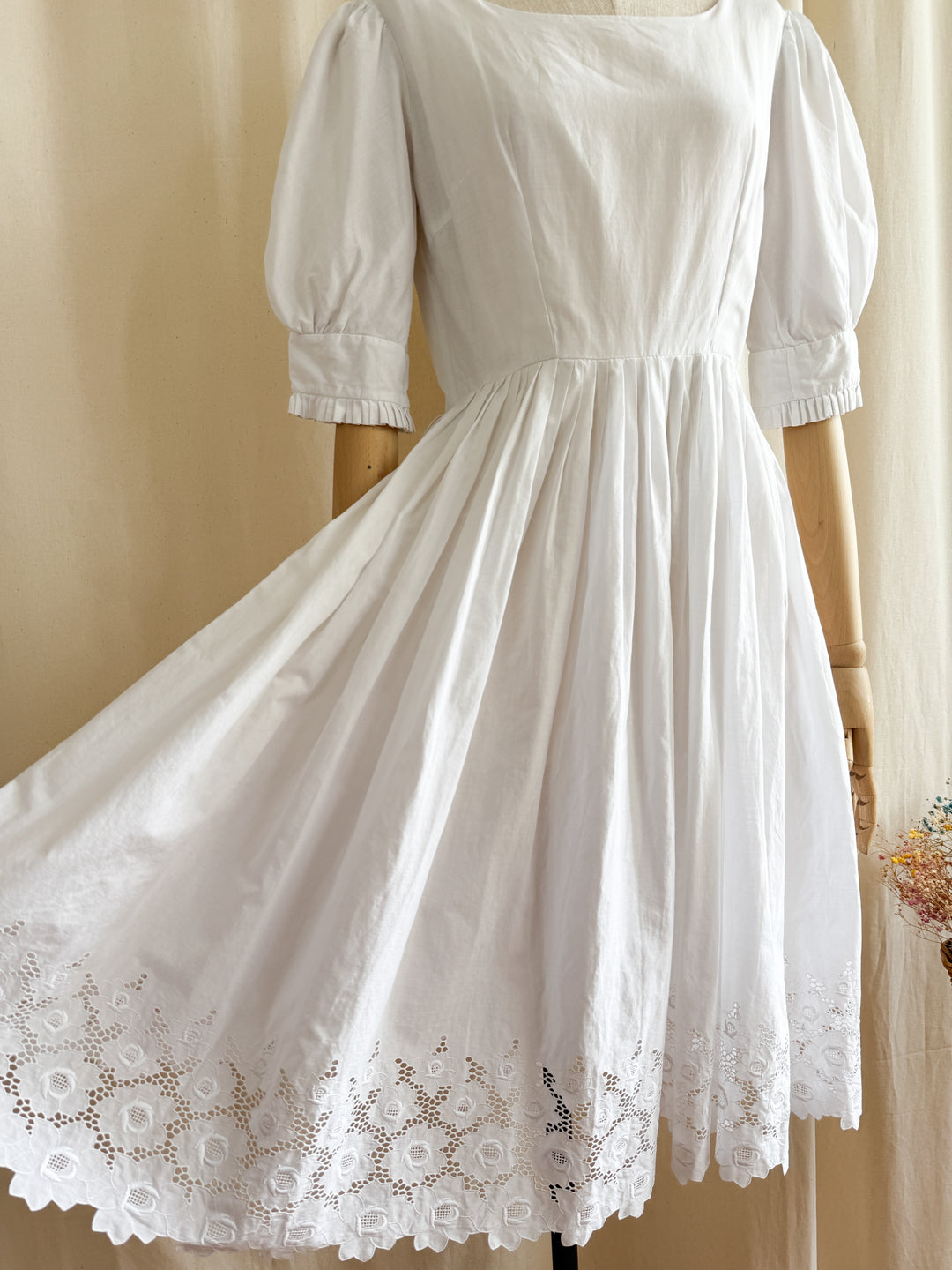 Sweet 70s White Cotton Midi Dress