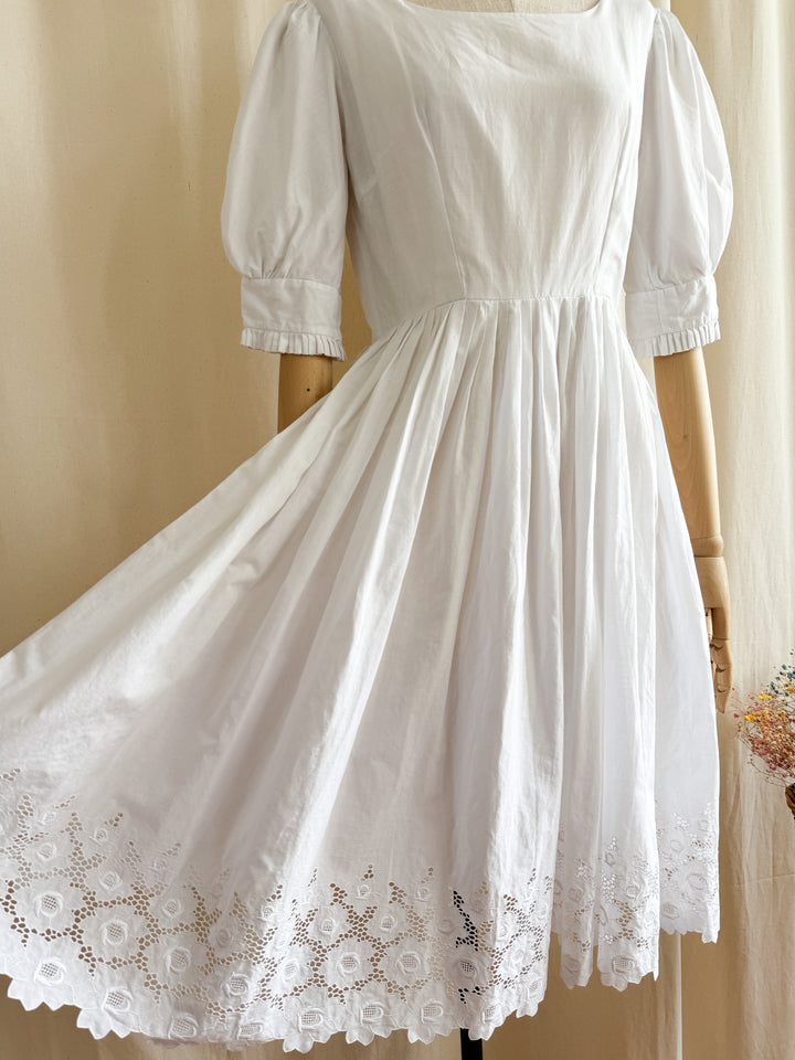 Sweet 70s White Cotton Midi Dress