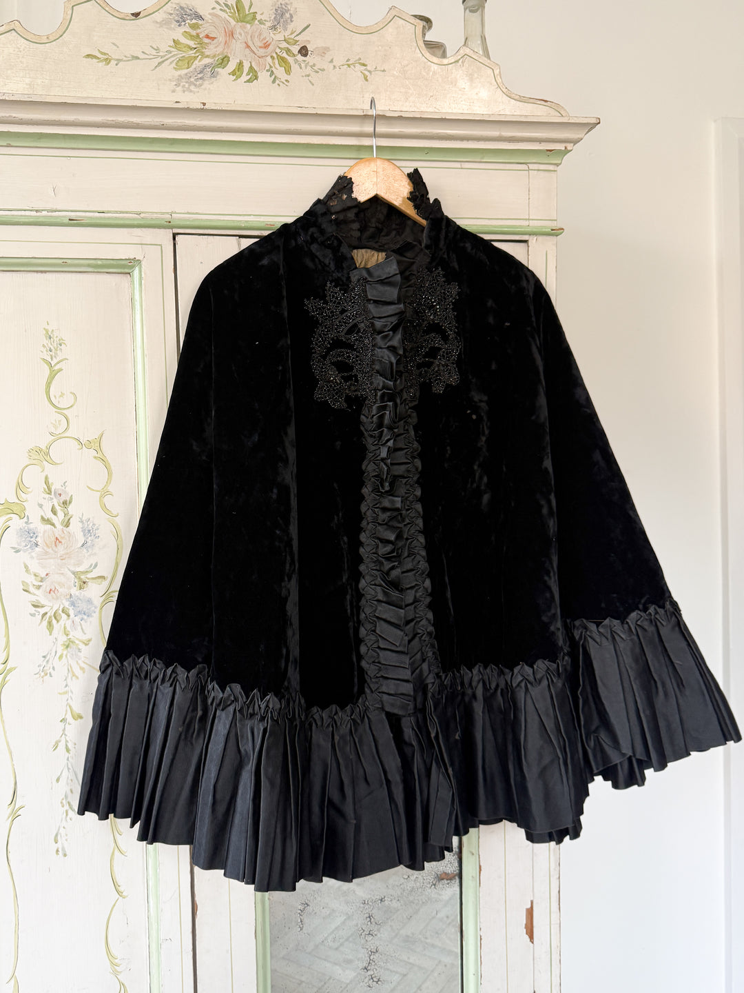 HOLY GRAIL ANTIQUE VICTORIAN VELVET MOURNING CAPE