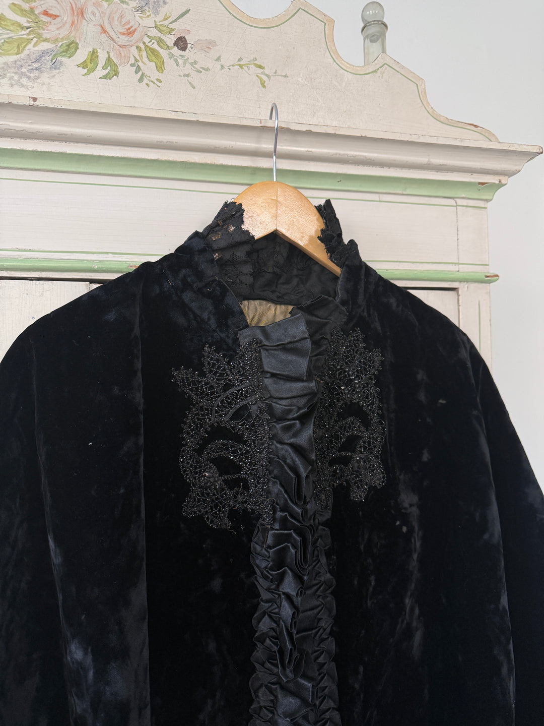 HOLY GRAIL ANTIQUE VICTORIAN VELVET MOURNING CAPE