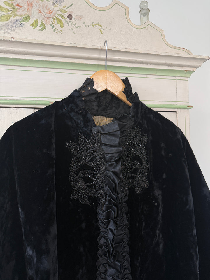HOLY GRAIL ANTIQUE VICTORIAN VELVET MOURNING CAPE